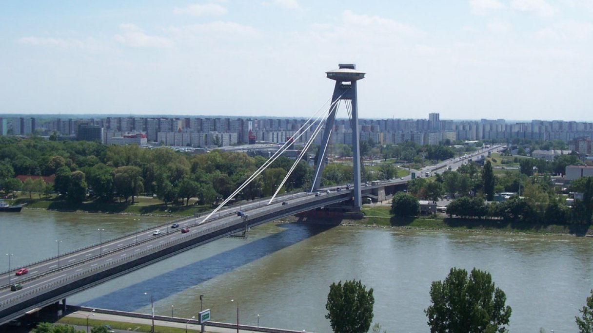 Most SNP Bratysława 1 źródło: https://sk.wikipedia.org/wiki/Most_SNP