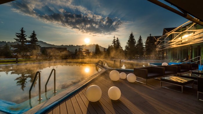 Pobyt w holistycznym hotelu z dostępem do parku wodnego i dostępem do prywatnych odkrytych basenów  - Hotel Galeria Thermal **** Bešeňová 
