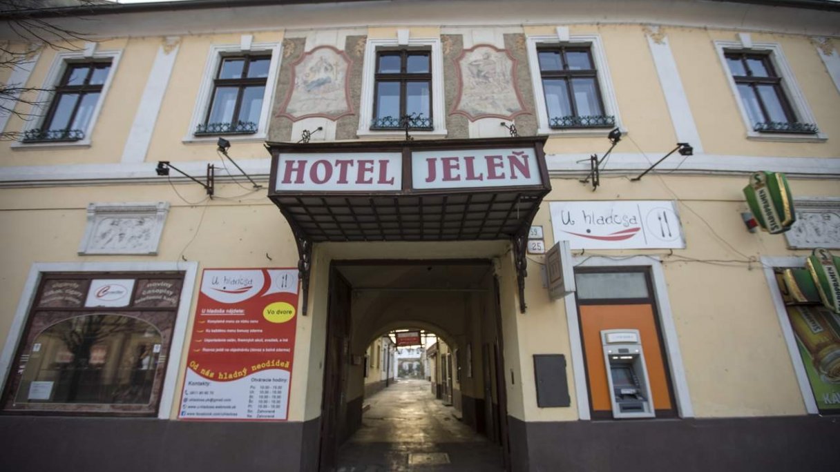 Hotel Jeleň Pezinok 1